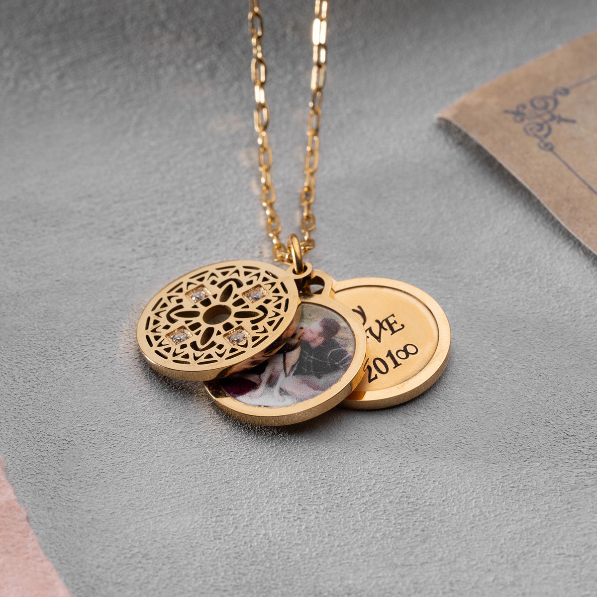 Custom Locket Necklace with Photo, Personalized Photo Pendant, Engravable Memorial Jewelry, Mothers Day Gift for Her