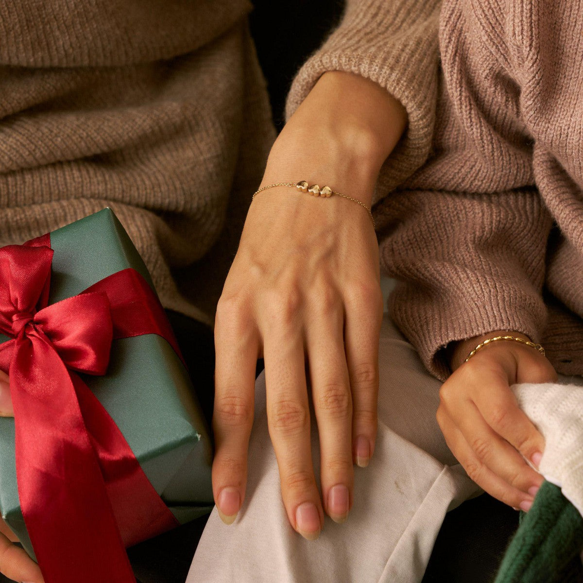 Minimalism Small 3D Initial Heart Charm Bracelet, Personalized Family Bracelet, Ladies Bracelet